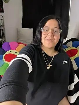 MsConejitaa online show from April 18, 2026, 7:07 pm