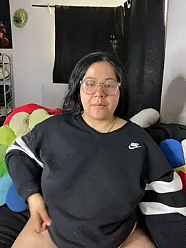 MsConejitaa online show from April 18, 2026, 2:52 pm