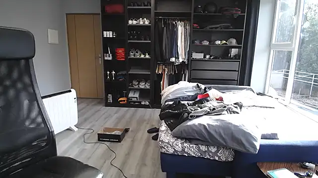 samricci21 online show from December 22, 2025, 2:17 pm