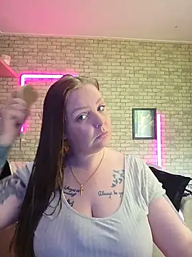 Snapshot of Melissa1994- chatting on May 13, 2026, 1:40 pm Melissa1994- online show from May 13, 2026, 1:40 pm