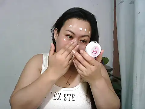 Sweet kitty60xx online show from April 24, 2026, 10:23 pm