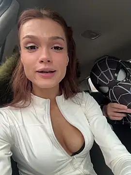 Nicoleevien online show from November 9, 2025, 10:41 am