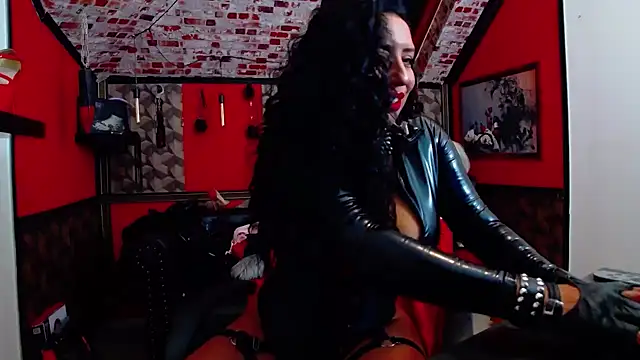 Snapshot of DommeBellatrix chatting on October 20, 2025, 4:29 pm DommeBellatrix online show from October 20, 2025, 4:29 pm