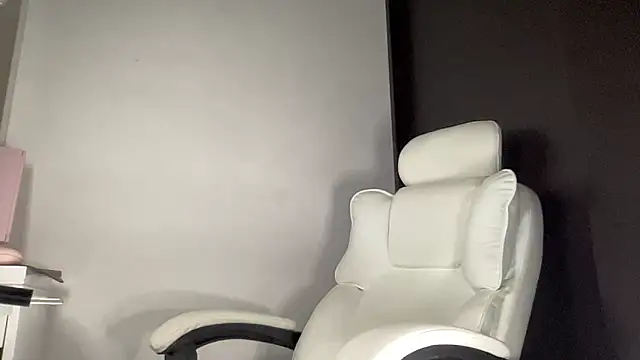 baby natalie online show from January 16, 2025, 9:16 am