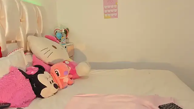 Snapshot of viioolleettaa chatting on January 11, 2025, 4:59 am viioolleettaa online show from January 11, 2025, 4:59 am