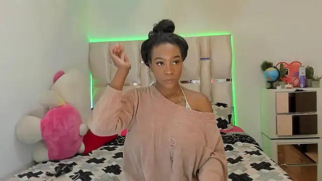 Snapshot of viioolleettaa chatting on December 17, 2024, 3:27 pm viioolleettaa online show from December 17, 2024, 3:27 pm