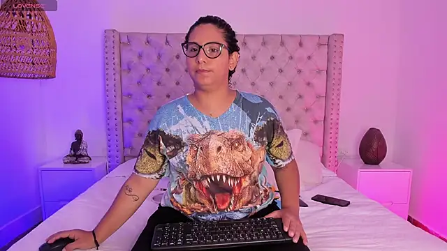 DanielleEvans  online show from March 14, 2025, 11:23 am
