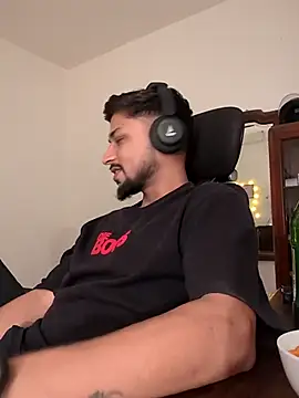  IRRESISTIBLE  online show from February 28, 2025, 4:31 pm