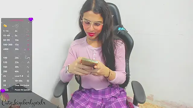 Kim Wexler online show from November 28, 2025, 5:29 am