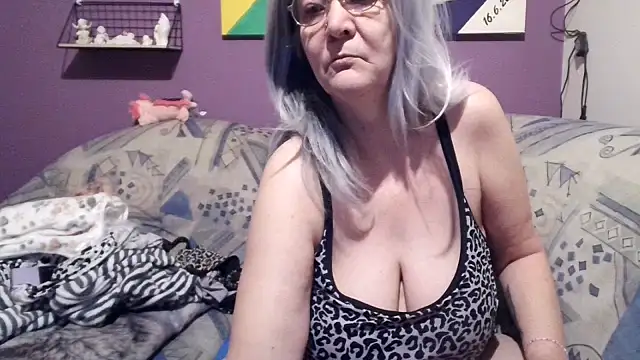 milfchantal4 online show from February 23, 2025, 9:33 am