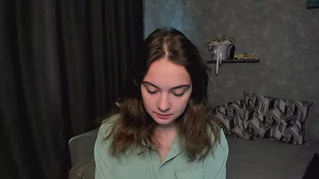 Snapshot of KristinaLoison chatting on June 10, 2026, 8:15 am KristinaLoison online show from June 10, 2026, 8:15 am