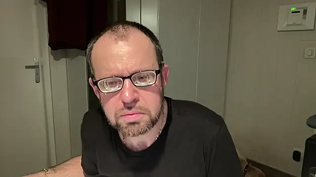 FABIOGLASSES online show from February 15, 2026, 11:58 pm