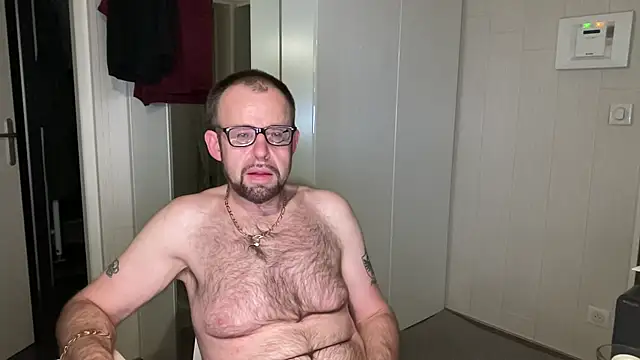 FABIOGLASSES online show from July 20, 2026, 11:29 pm