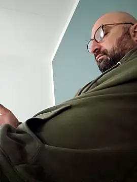 Snapshot of bigloada chatting on February 11, 2025, 11:42 am bigloada online show from February 11, 2025, 11:42 am