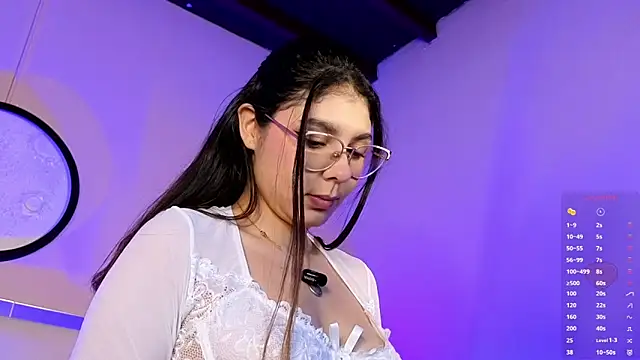 Naty-Saenz online show from November 18, 2025, 10:18 am