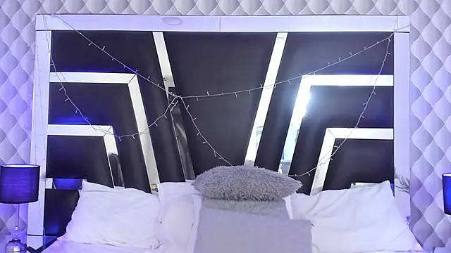 katya kozlov online show from November 19, 2025, 3:06 am