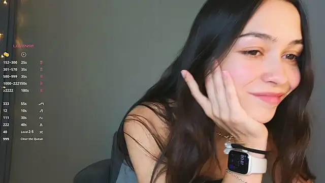 mo1ly online show from December 14, 2024, 4:08 pm