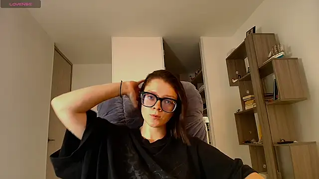 Snapshot of Arya_starrk chatting on November 5, 2025, 2:20 pm Arya starrk online show from November 5, 2025, 2:20 pm