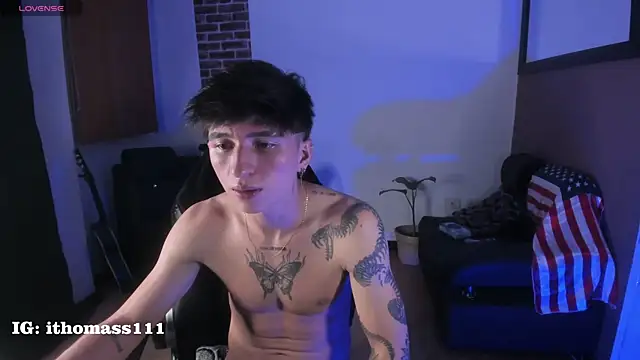 Snapshot of Thomass_clark chatting on July 9, 2026, 1:17 am Thomass clark online show from July 9, 2026, 1:17 am