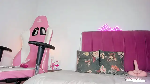 Snapshot of Valentinamolina_ chatting on June 26, 2026, 8:03 pm Valentinamolina online show from June 26, 2026, 8:03 pm
