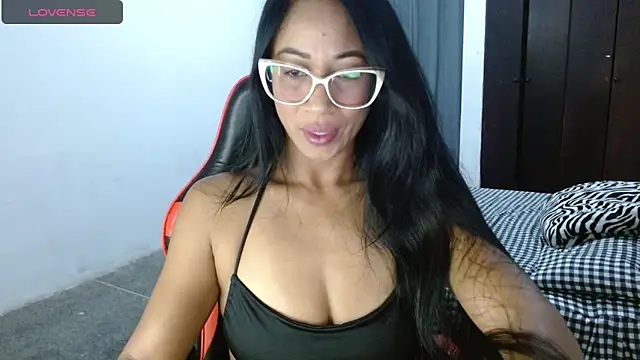 Snapshot of Emiliklauss22 chatting on November 20, 2025, 6:58 am Emiliklauss22 online show from November 20, 2025, 6:58 am