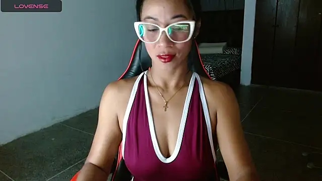 Snapshot of Emiliklauss22 chatting on November 6, 2025, 5:22 am Emiliklauss22 online show from November 6, 2025, 5:22 am