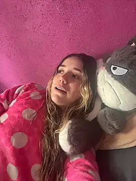 ShelbyHagen online show from November 3, 2025, 4:21 pm