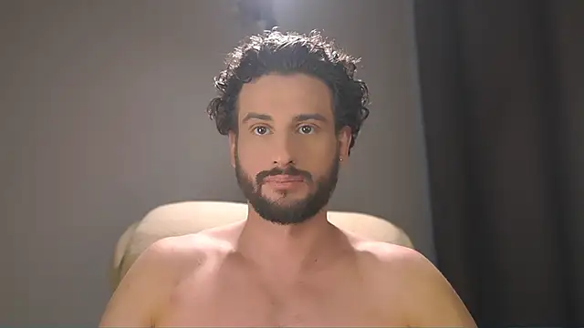 Snapshot of Keen___Luckystrike chatting on February 9, 2026, 9:51 am Keen Luckystrike online show from February 9, 2026, 9:51 am