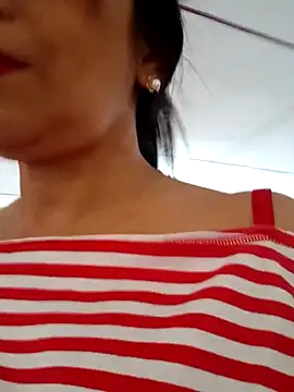 kelly dirty  online show from October 8, 2025, 7:03 pm