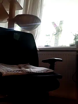 Snapshot of feathersify chatting on May 30, 2026, 8:53 am feathersify online show from May 30, 2026, 8:53 am