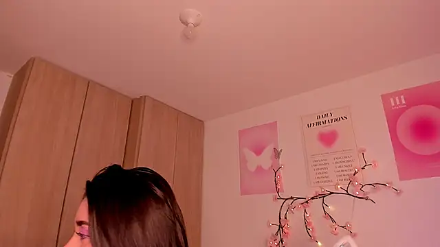 alexa 6908 online show from November 24, 2025, 9:04 pm