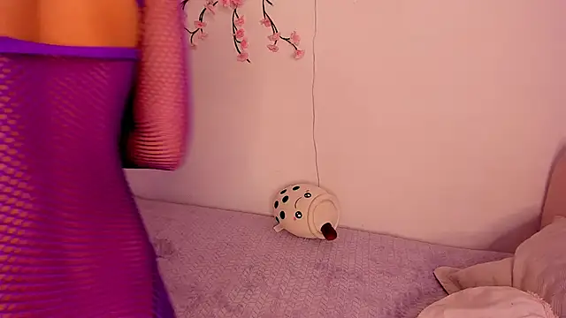 alexa 6908 online show from December 3, 2025, 9:03 pm