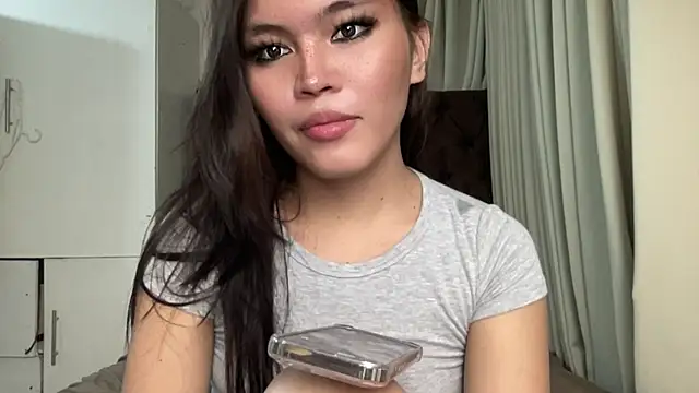 Lilly cruz online show from July 10, 2026, 7:41 am