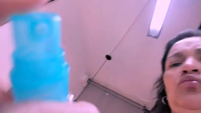 MarilynMiilf  online show from October 17, 2025, 7:48 pm