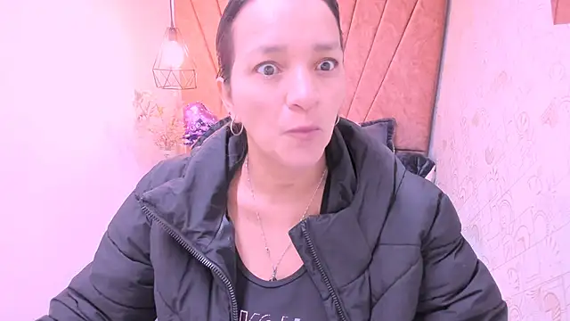 MarilynMiilf  online show from November 6, 2025, 7:29 pm