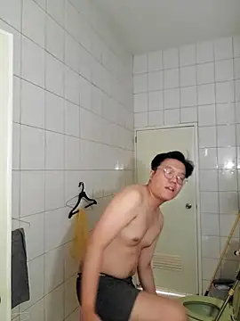 Snapshot of ksshp9502 chatting on October 16, 2025, 4:54 am ksshp9502 online show from October 16, 2025, 4:54 am