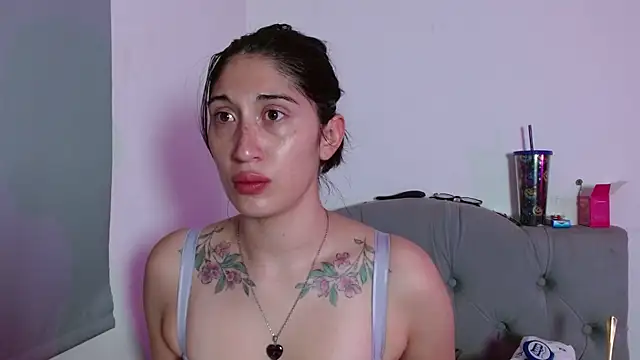 Red-moon1 online show from November 30, 2025, 5:08 am