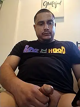 Snapshot of thickcocklatino chatting on January 7, 2026, 7:19 pm thickcocklatino online show from January 7, 2026, 7:19 pm