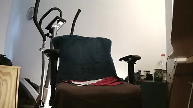 chubbysmallcockxh online show from June 6, 2026, 6:46 pm
