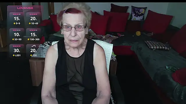 HeisseomaOriginal online show from October 12, 2025, 7:21 am