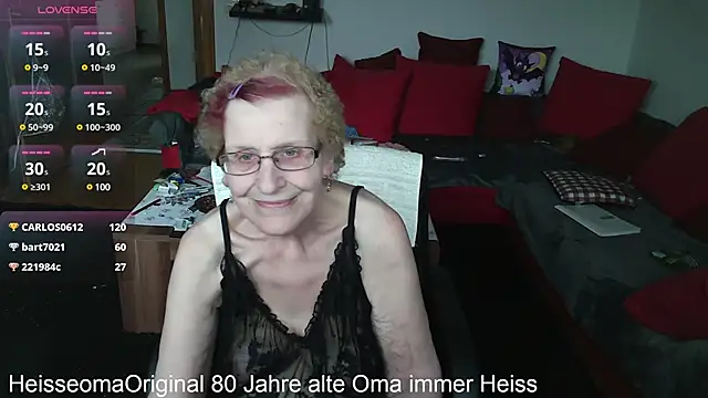 HeisseomaOriginal online show from March 12, 2025, 11:21 am