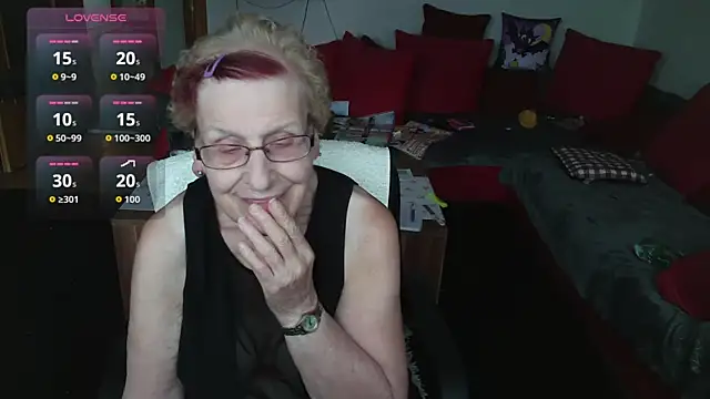 HeisseomaOriginal online show from October 10, 2025, 7:20 am