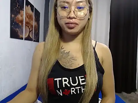 ladybigmeatXX online show from February 19, 2026, 11:07 am