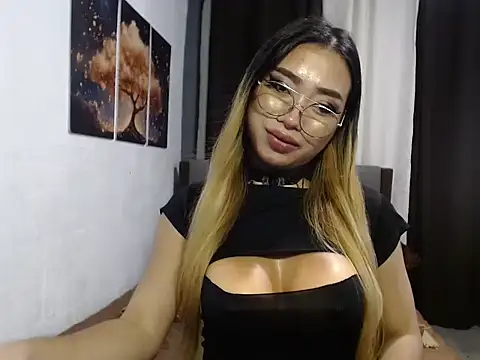 ladybigmeatXX online show from November 8, 2025, 5:00 am