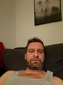 Snapshot of Mjn34 chatting on November 25, 2025, 6:36 am Mjn34 online show from November 25, 2025, 6:36 am