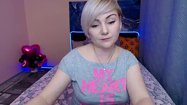 BlondPearl online show from October 26, 2025, 9:48 pm