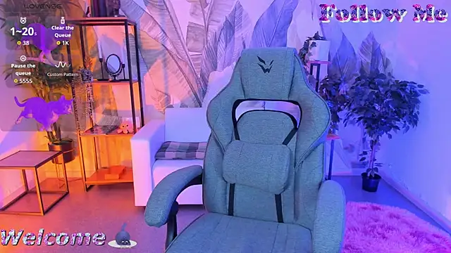Snapshot of GrayceWild chatting on September 30, 2025, 2:34 pm GrayceWild online show from September 30, 2025, 2:34 pm