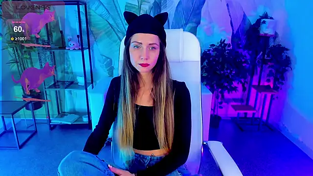 Snapshot of GrayceWild chatting on March 18, 2025, 8:50 am GrayceWild online show from March 18, 2025, 8:50 am