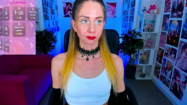Snapshot of GrayceWild chatting on January 19, 2025, 11:45 am GrayceWild online show from January 19, 2025, 11:45 am