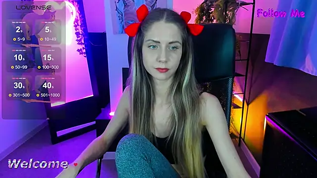 Snapshot of GrayceWild chatting on January 10, 2025, 11:43 am GrayceWild online show from January 10, 2025, 11:43 am